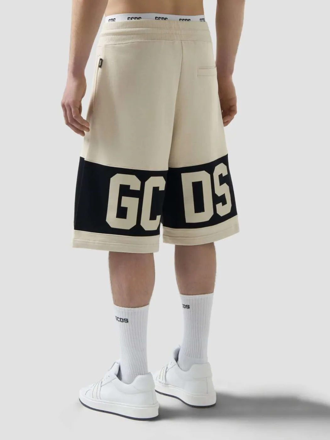 GCDS SWEATSHORTS UOMO -L228F004