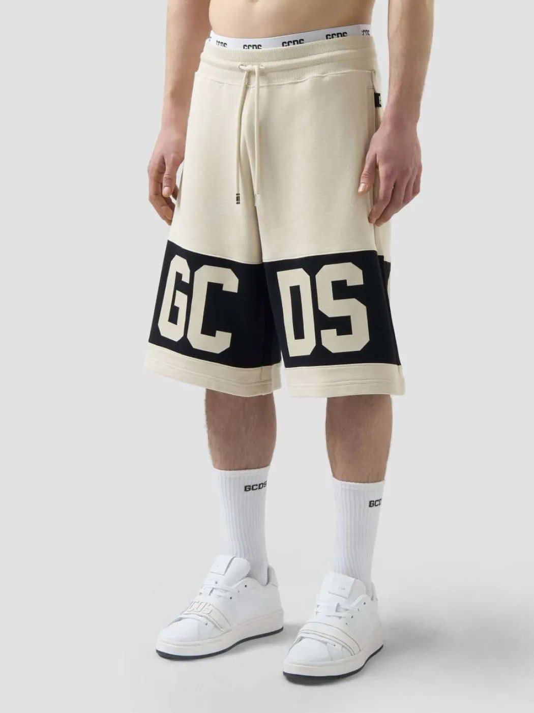 GCDS SWEATSHORTS UOMO -L228F004